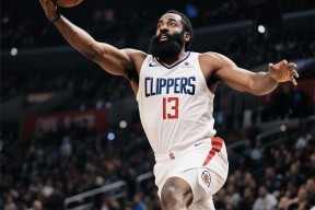 yabo包含穆雷连续七场比赛得分超过势不可挡，曼联挑战极限！的词条