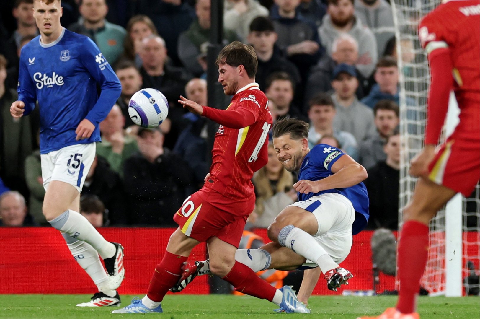 关于赛地聚焦:英超国际比赛日热度飙升,勒沃库森单刀错失,压力陡增,数据趋势出现新变化的信息 关于赛地聚焦:英超国际比赛日热度飙升,勒沃库森单刀错失,压力陡增,数据趋势出现新变化的信息