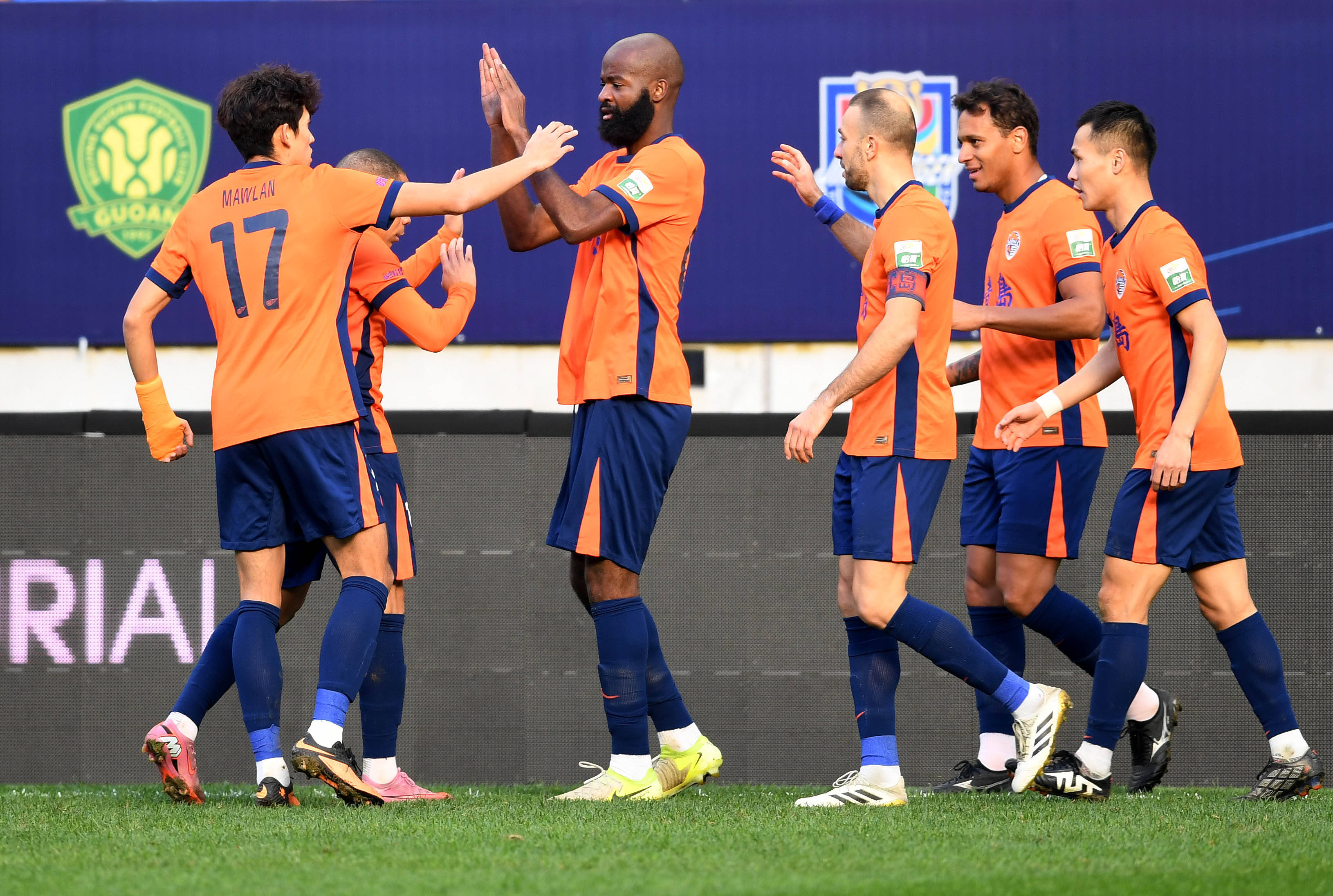 多特蒙德集结日迎来里程碑；志在意甲名次提升；悬念犹存；阵容厚度经受考验的简单介绍